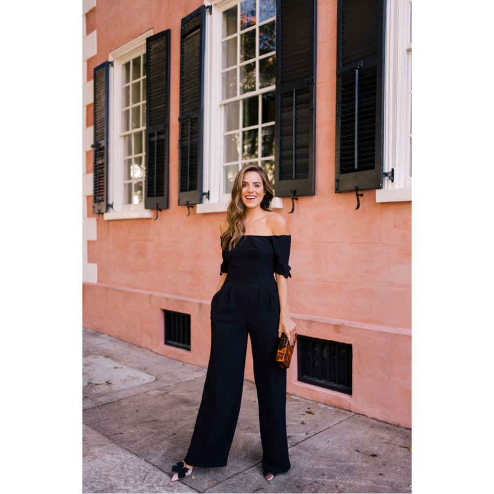 NEW Gal Meets Glam Meredith Jumpsuit - Picture 2 of 15